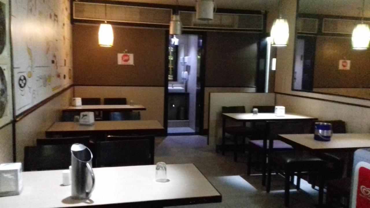 Отель Shine Hospitality Мумбаи Экстерьер фото