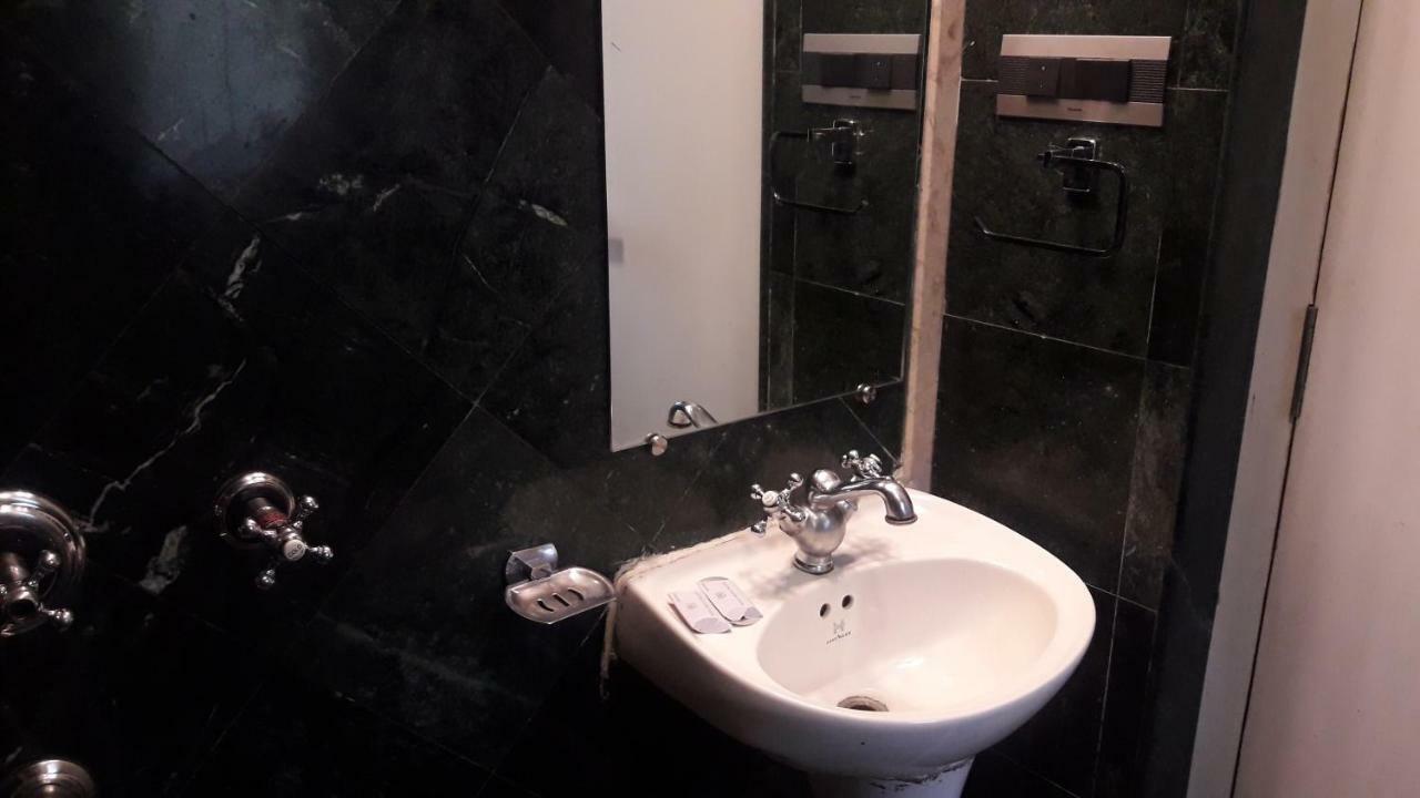 Отель Shine Hospitality Мумбаи Экстерьер фото